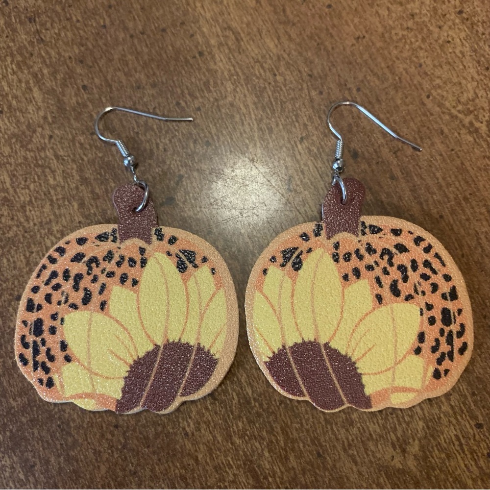 Vintage Fall Leopard Print & Sunflower Pumpkin Drop Earrings